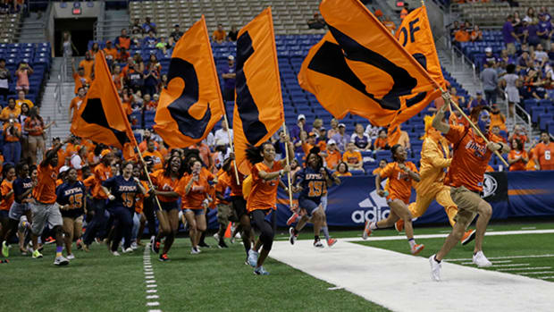 Despite Losing Record, UT-San Antonio Roadrunners Continue to Make Strides